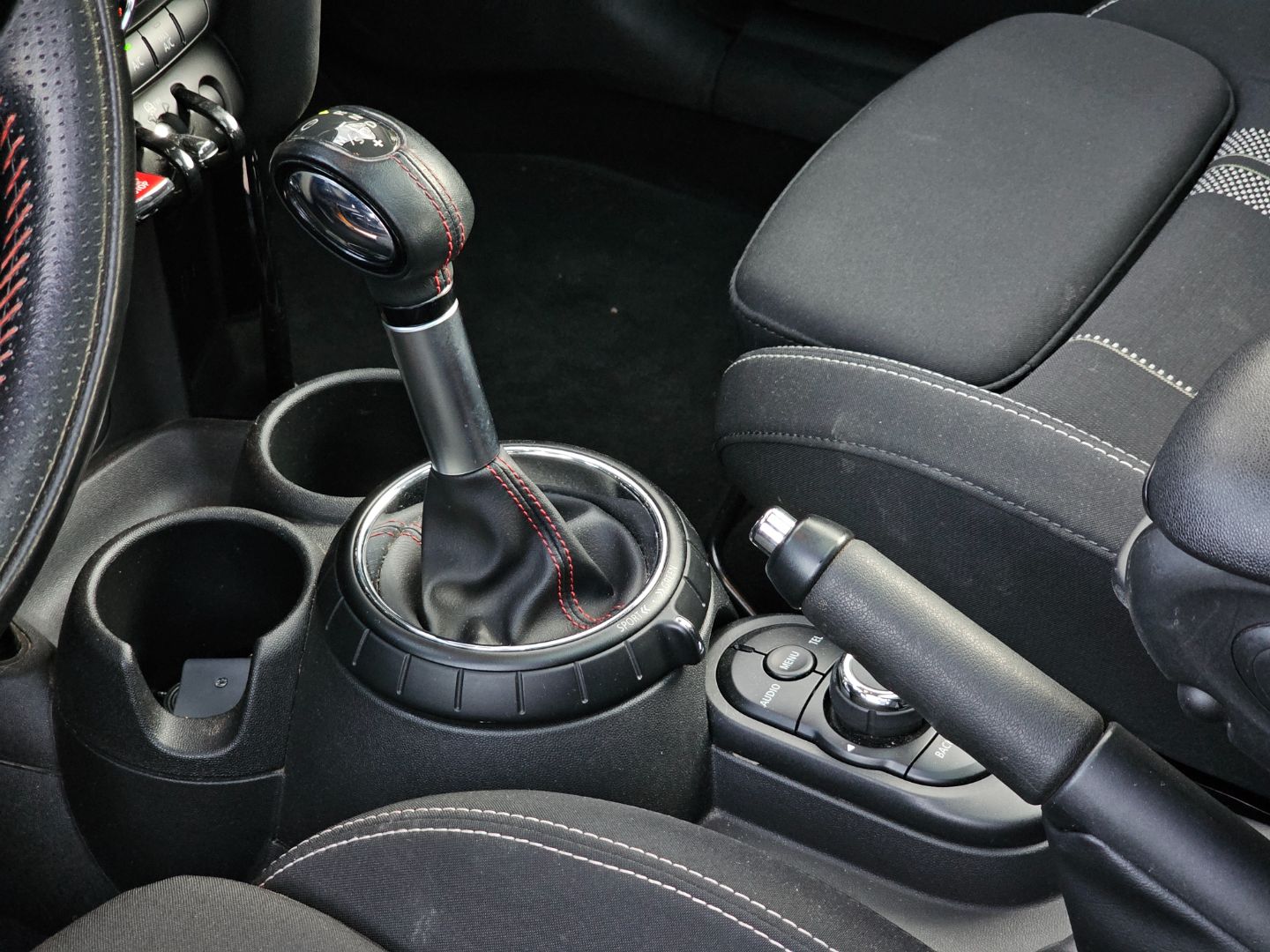 MINI COOPER S 2.0 HB F56 - Imagen 17
