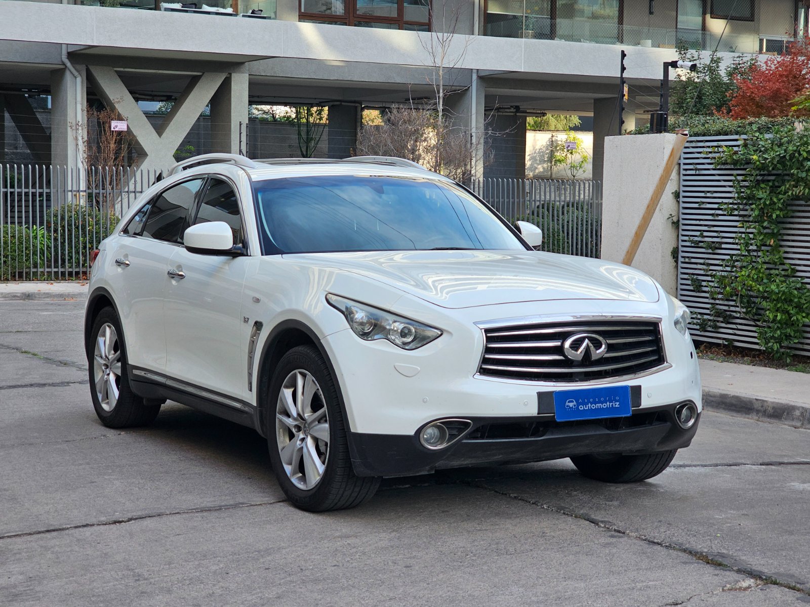 INFINITI QX70 3.7L AUT 4WD - Imagen 1