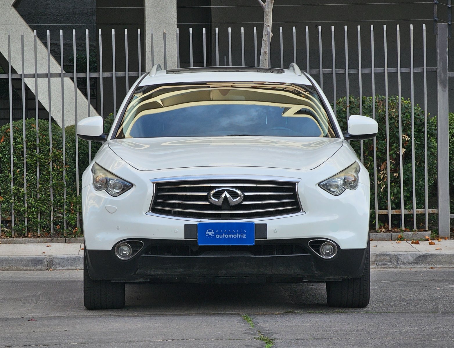INFINITI QX70 3.7L AUT 4WD - Imagen 2