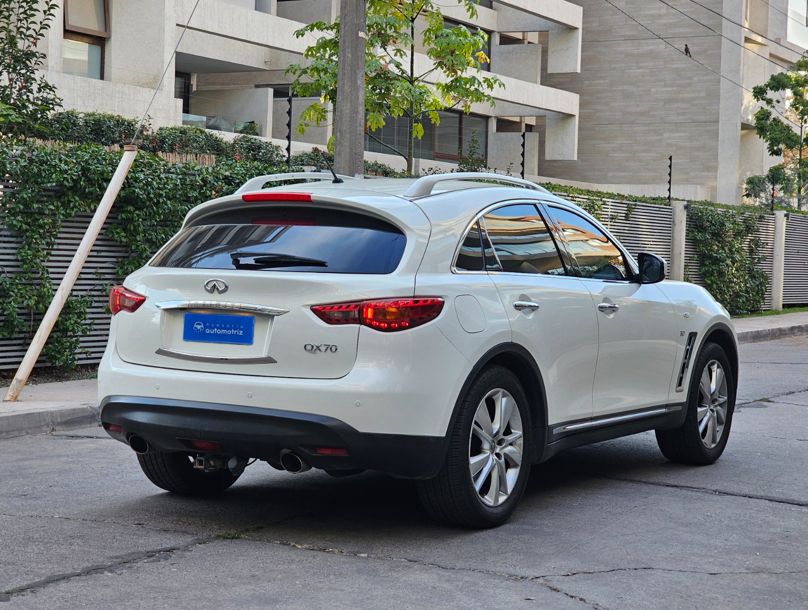 INFINITI QX70 3.7L AUT 4WD - Imagen 6