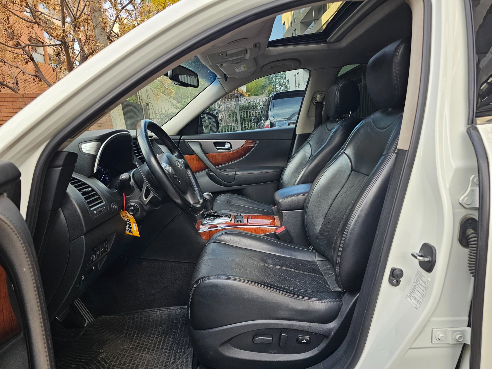 INFINITI QX70 3.7L AUT 4WD - Imagen 19