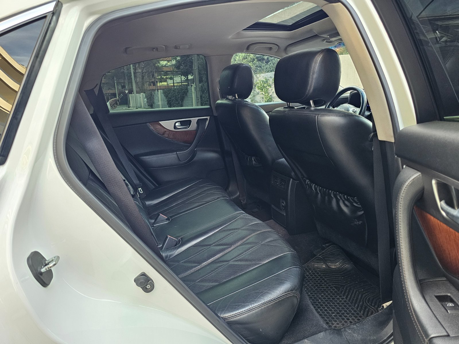 INFINITI QX70 3.7L AUT 4WD - Imagen 21