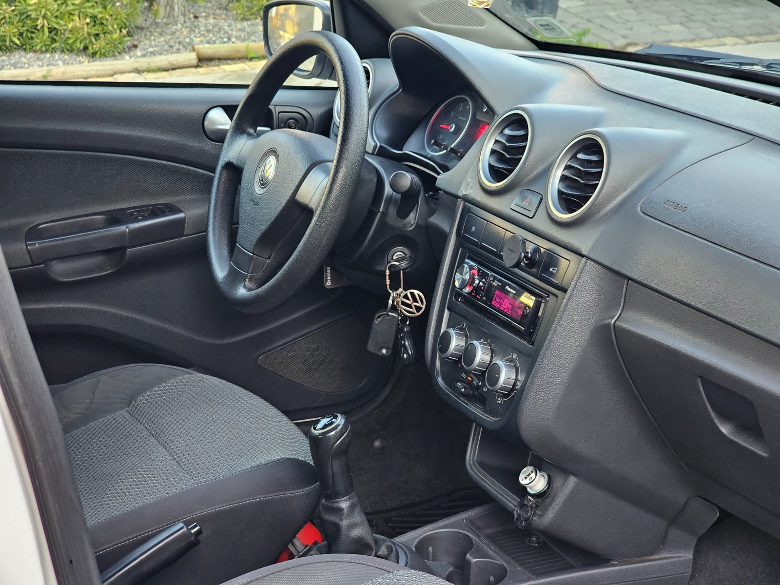 VOLKSWAGEN GOL 1.6 GTS - Imagen 19