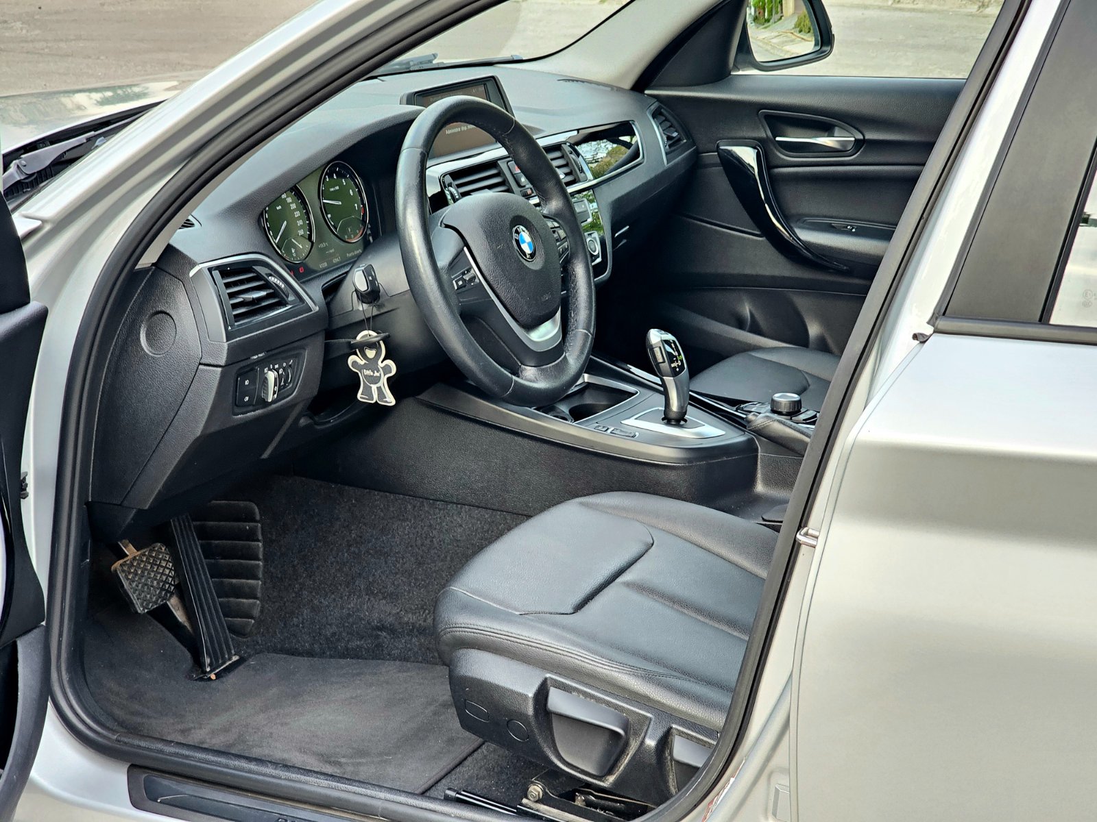 BMW 118 MILLENNIAL 1.5 TWINPOWER 5P AUT - Imagen 9