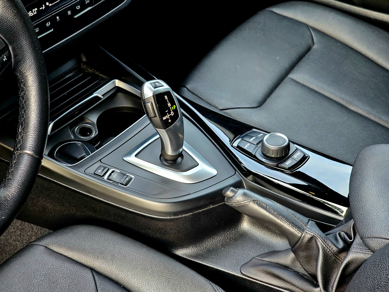 BMW 118 MILLENNIAL 1.5 TWINPOWER 5P AUT - Imagen 16