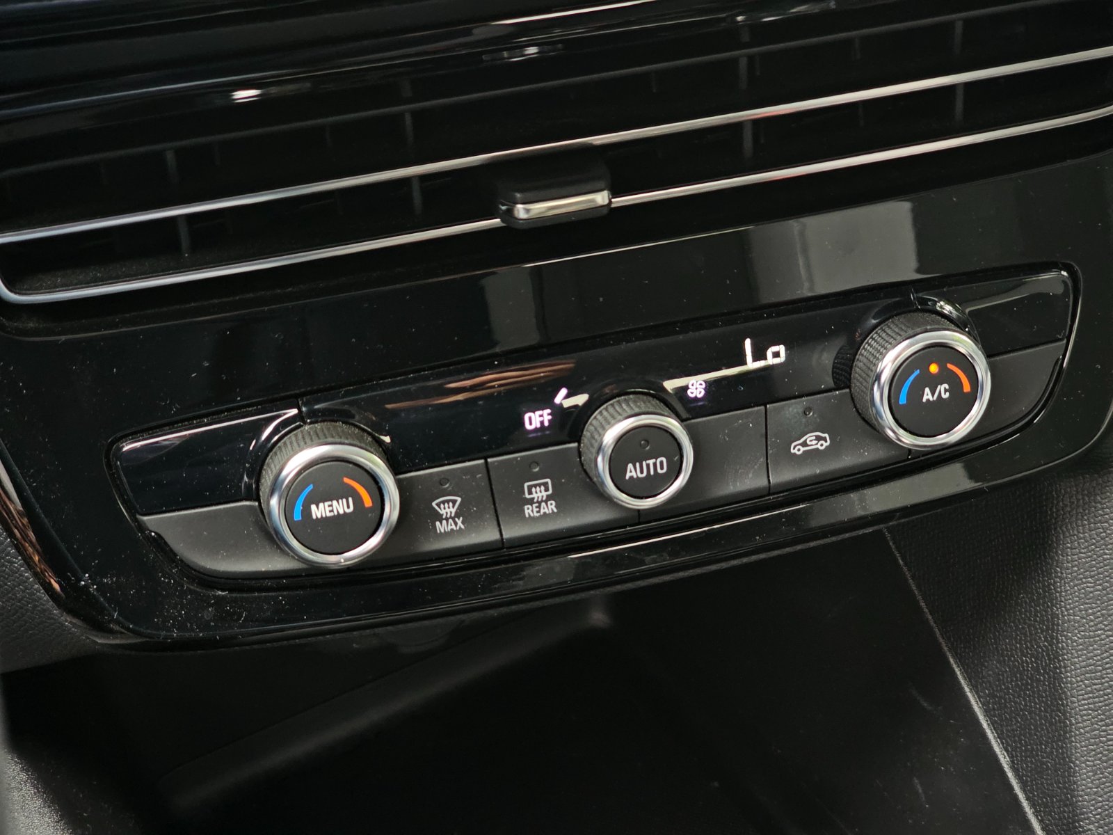 OPEL MOKKA 1.2T AUT8 - Imagen 16