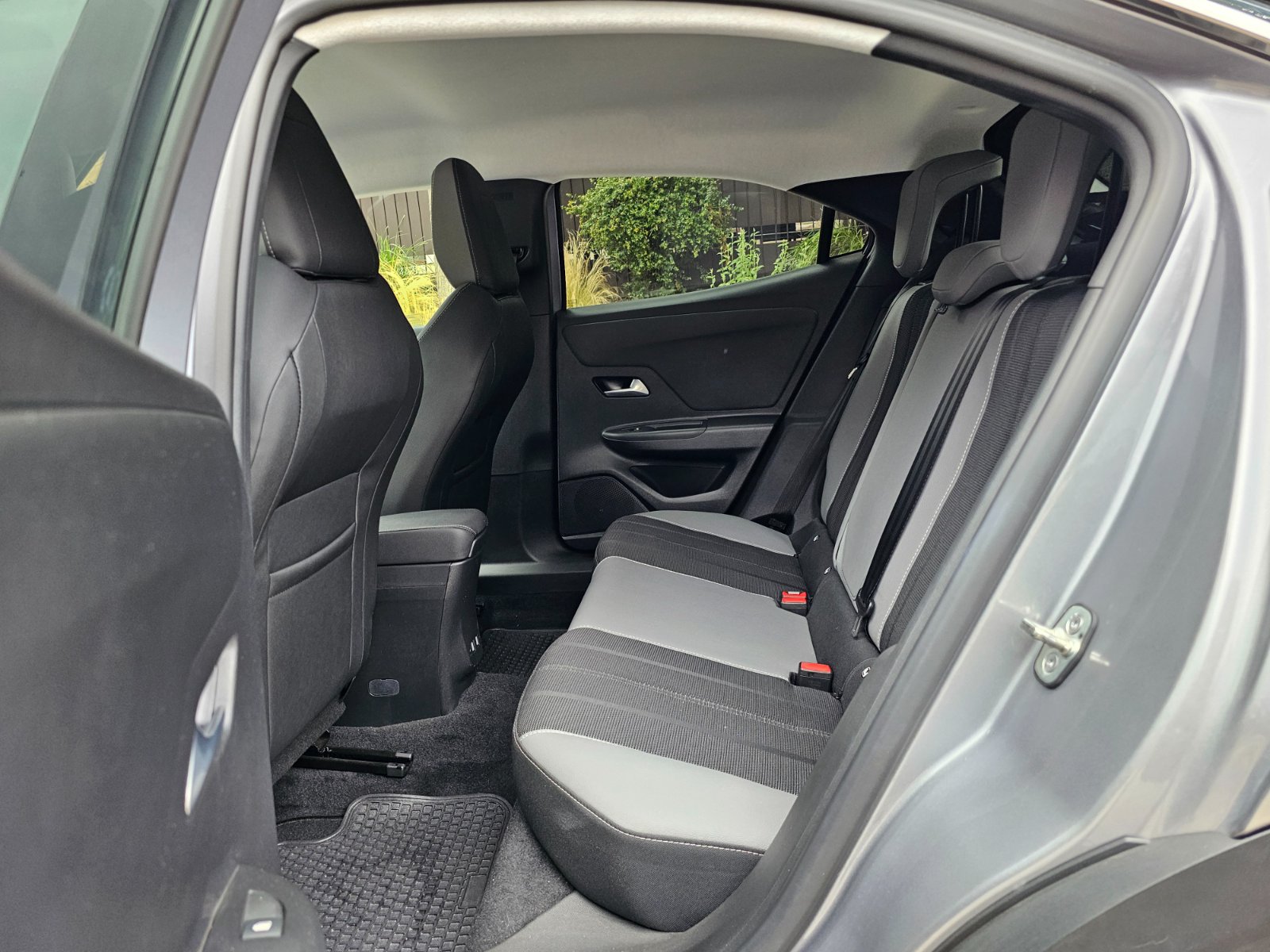 OPEL MOKKA 1.2T AUT8 - Imagen 25