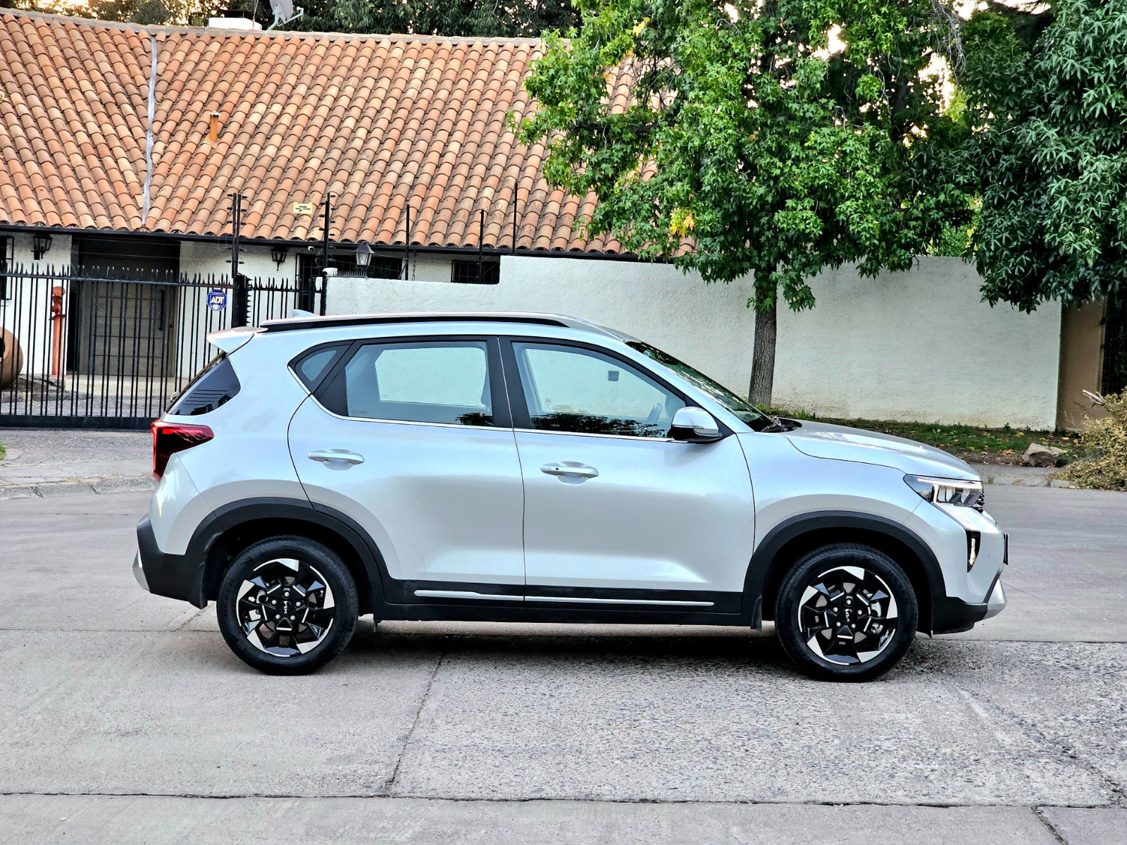 KIA SONET EX IVT 1.5 AUT - Imagen 9