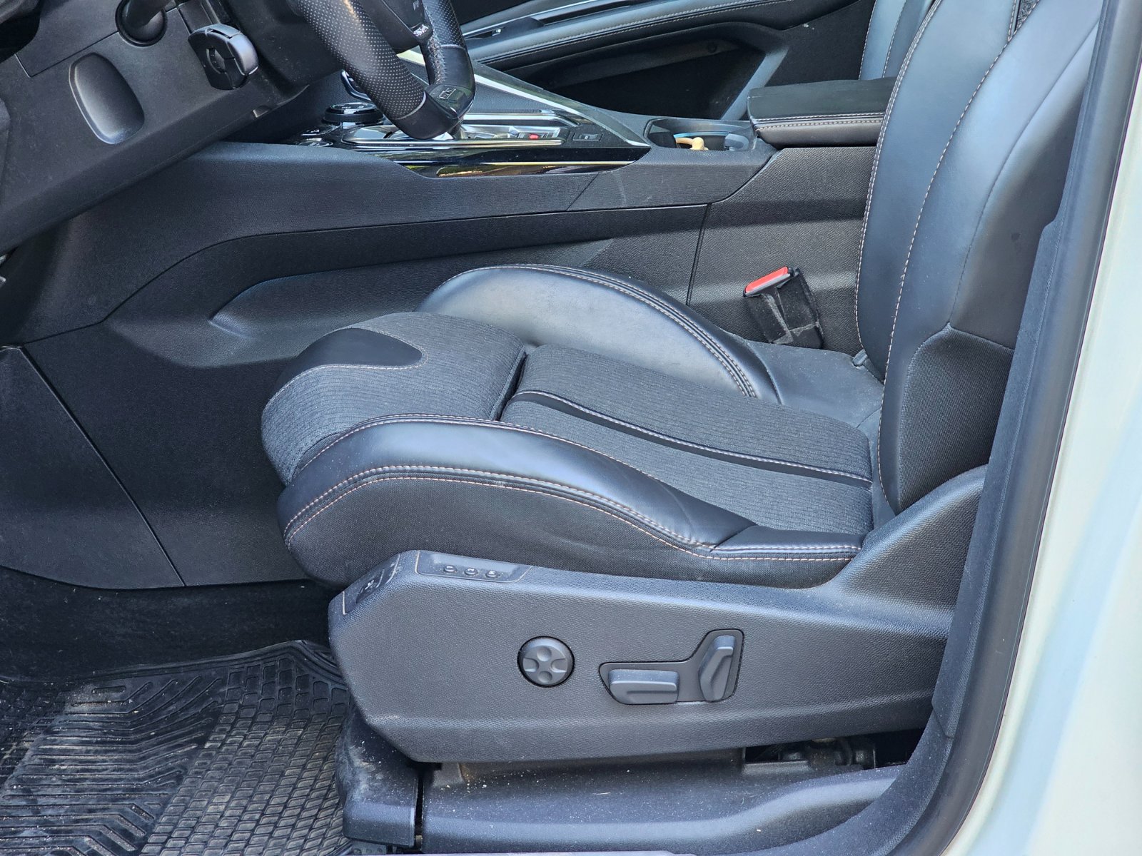 PEUGEOT 3008 GT LINE 1.6 AUT - Imagen 22