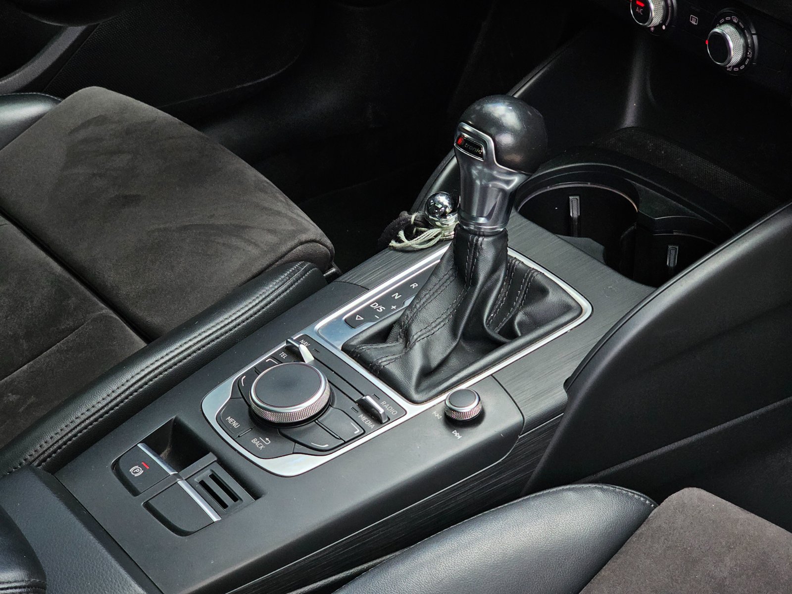 AUDI A3 SPORTBACK SLINE TFSI 1.4T - Imagen 17