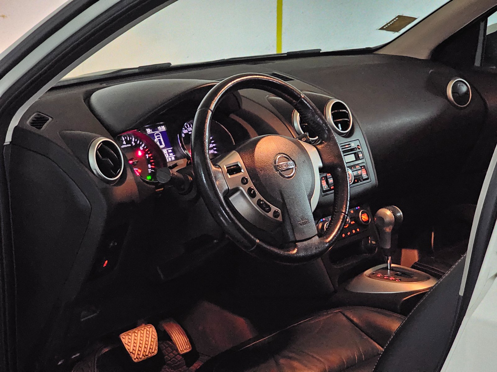 NISSAN QASHQAI 4X4 LIMITED 2.0 AUT - Imagen 13