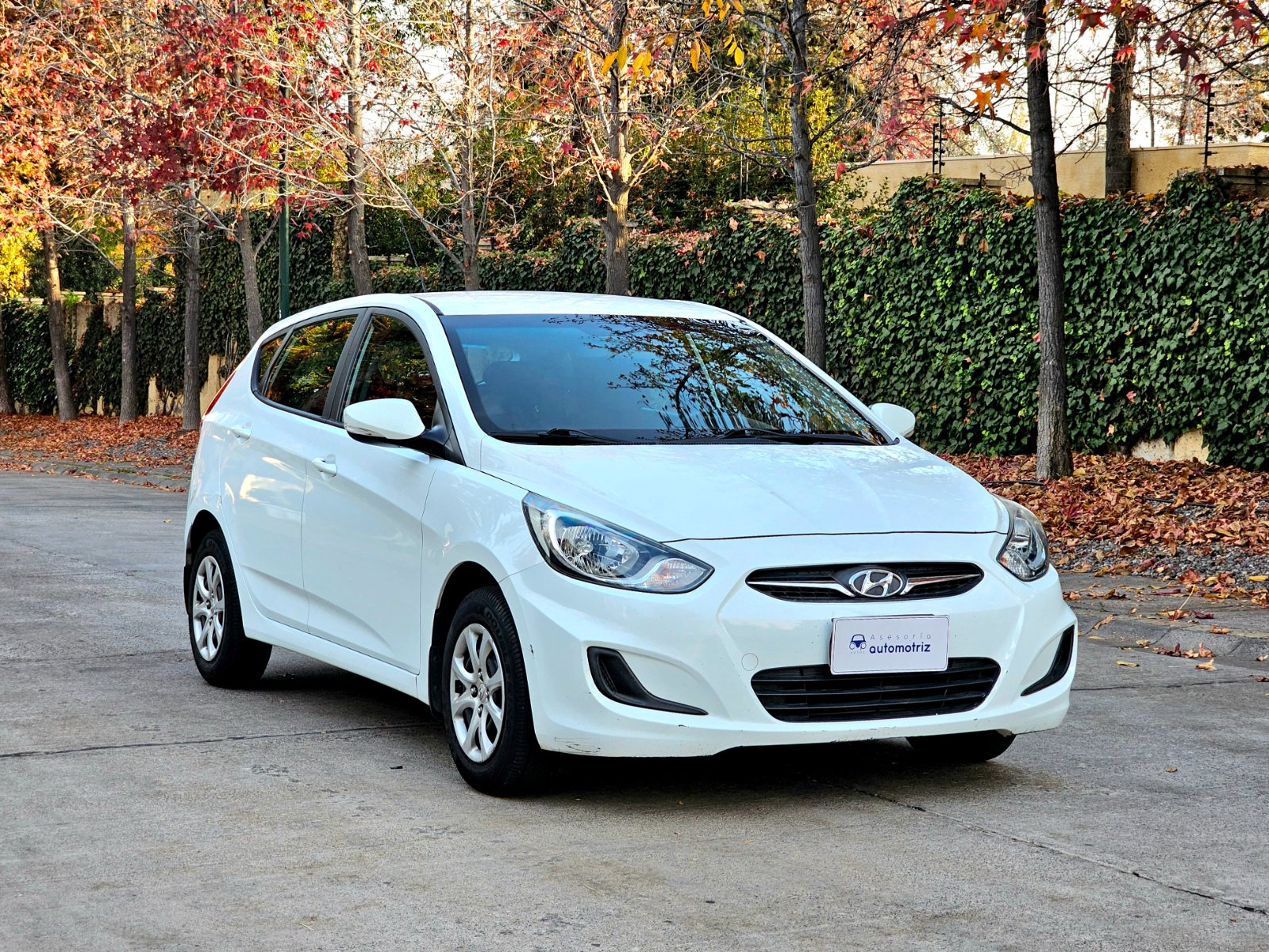 Hyundai Accent HB 1.4 GLS AC ABS - Imagen 2