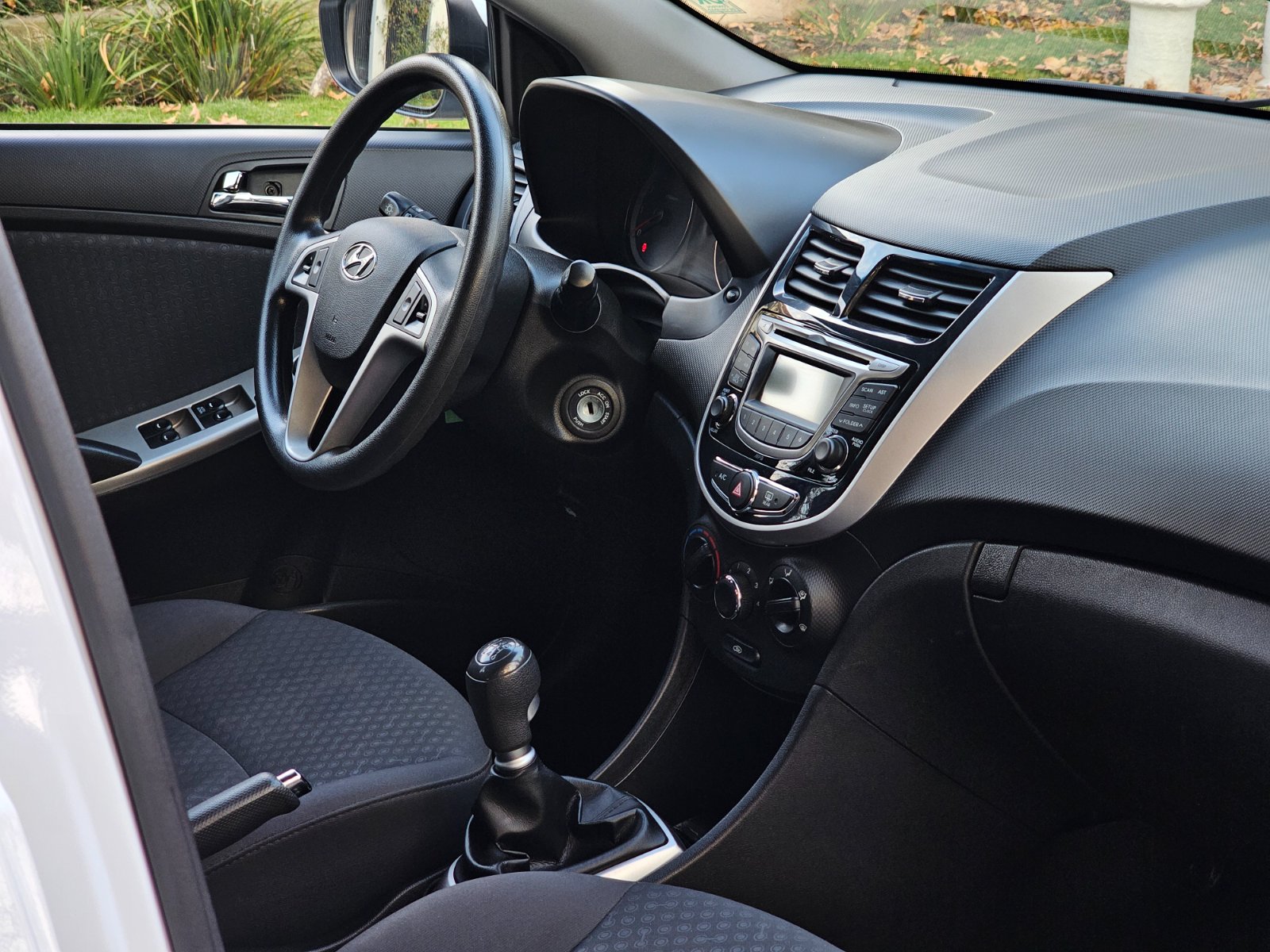 Hyundai Accent HB 1.4 GLS AC ABS - Imagen 19