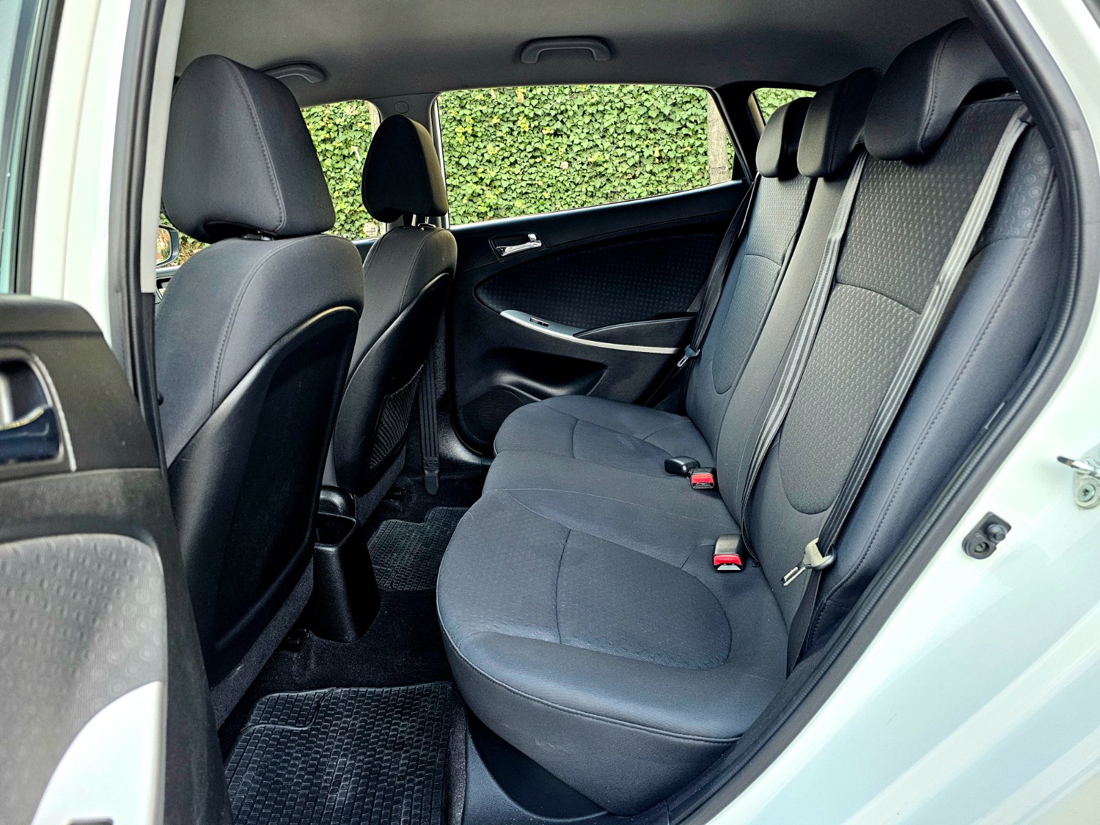 Hyundai Accent HB 1.4 GLS AC ABS - Imagen 22