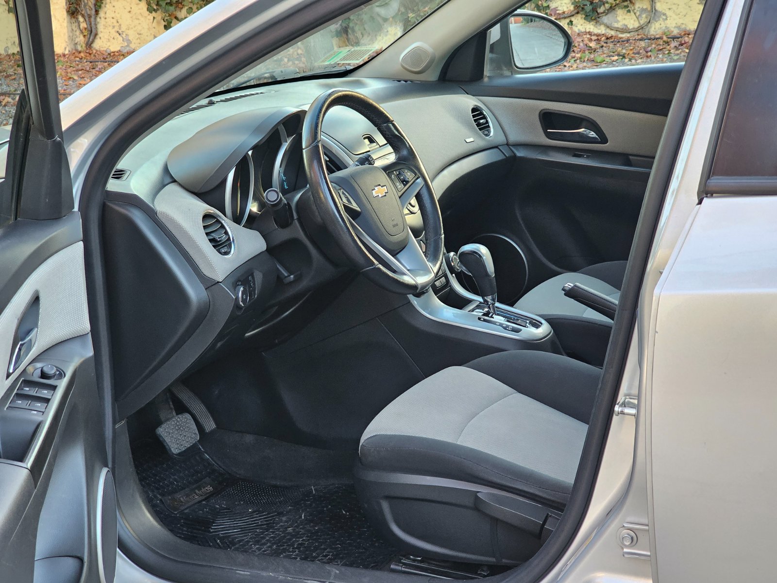 CHEVROLET CRUZE II LS 1.8 AUT - Imagen 9