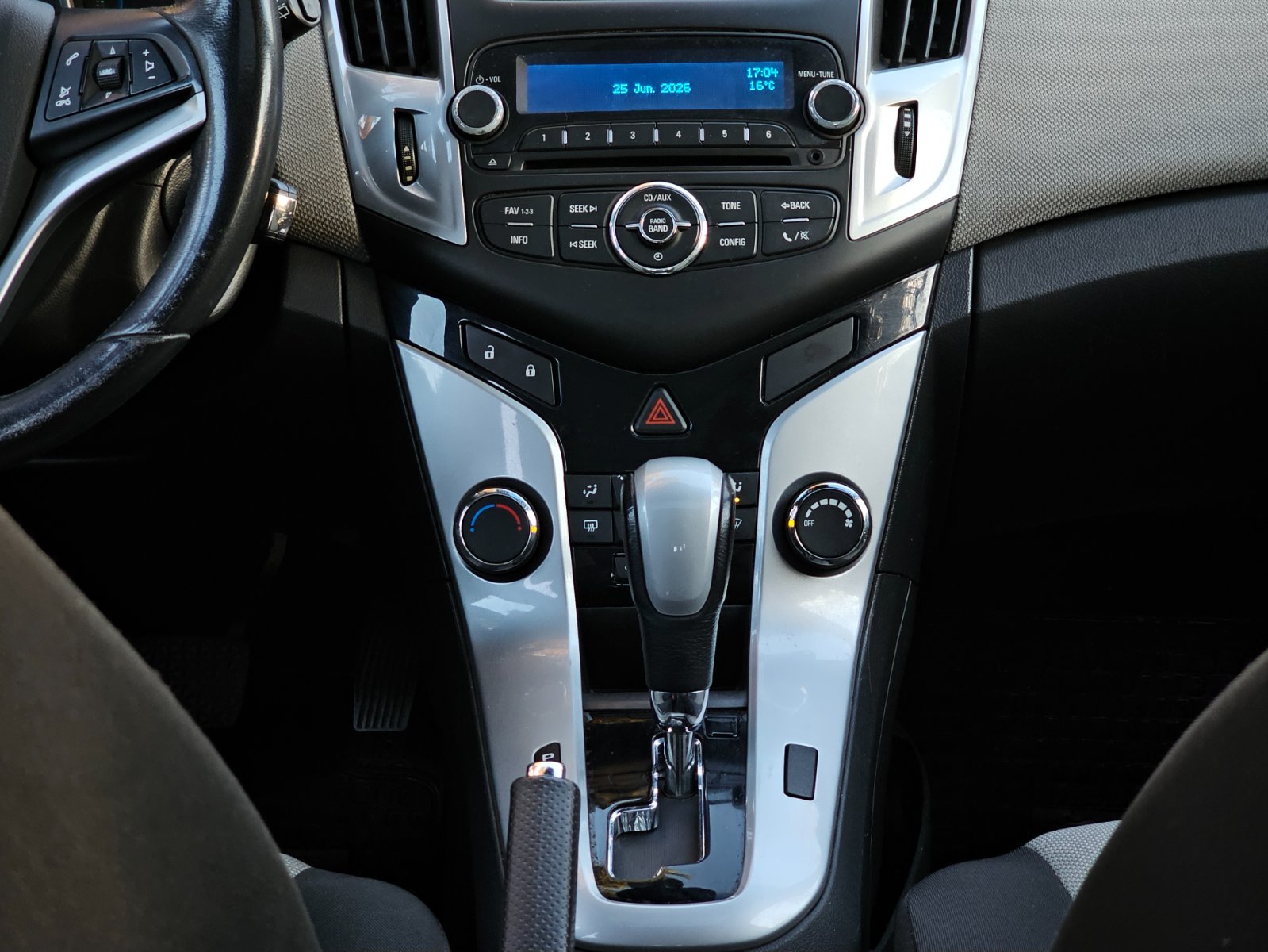 CHEVROLET CRUZE II LS 1.8 AUT - Imagen 14