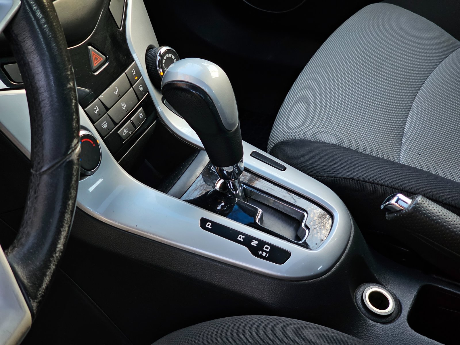 CHEVROLET CRUZE II LS 1.8 AUT - Imagen 16