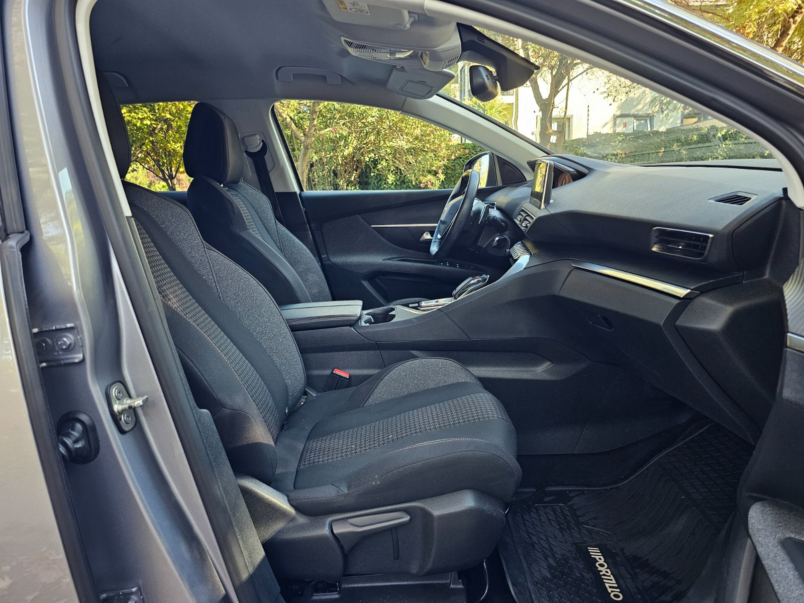 PEUGEOT 3008 1.5 BlueHDi Aut - Imagen 16