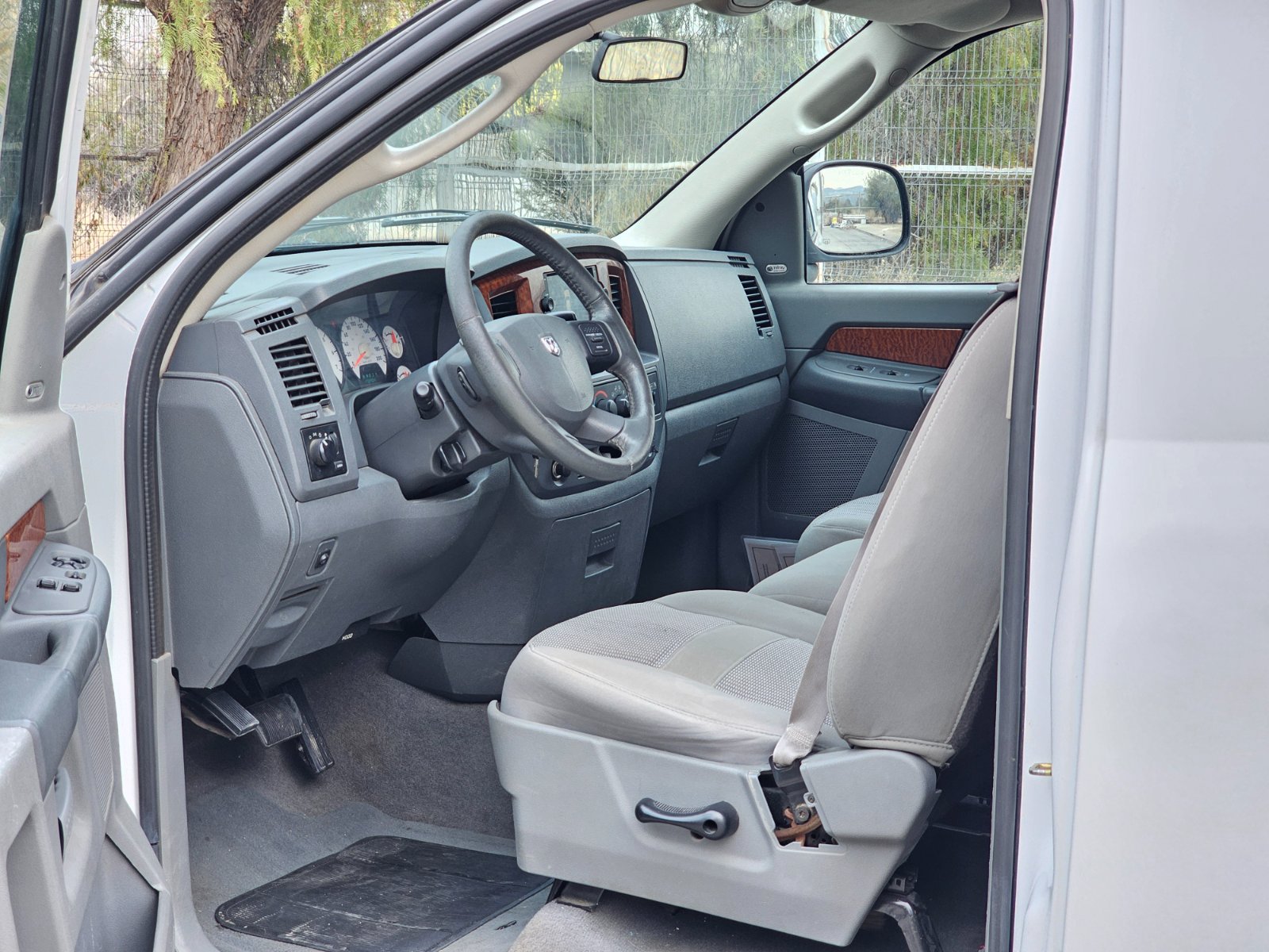 Camper Dodge Ram 1500 4x4 - Imagen 9