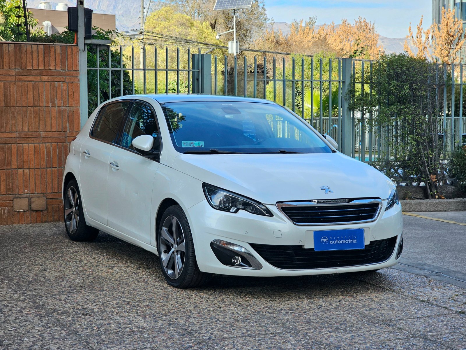 PEUGEOT 1.6 HDI ALLURE AUT - Imagen 1