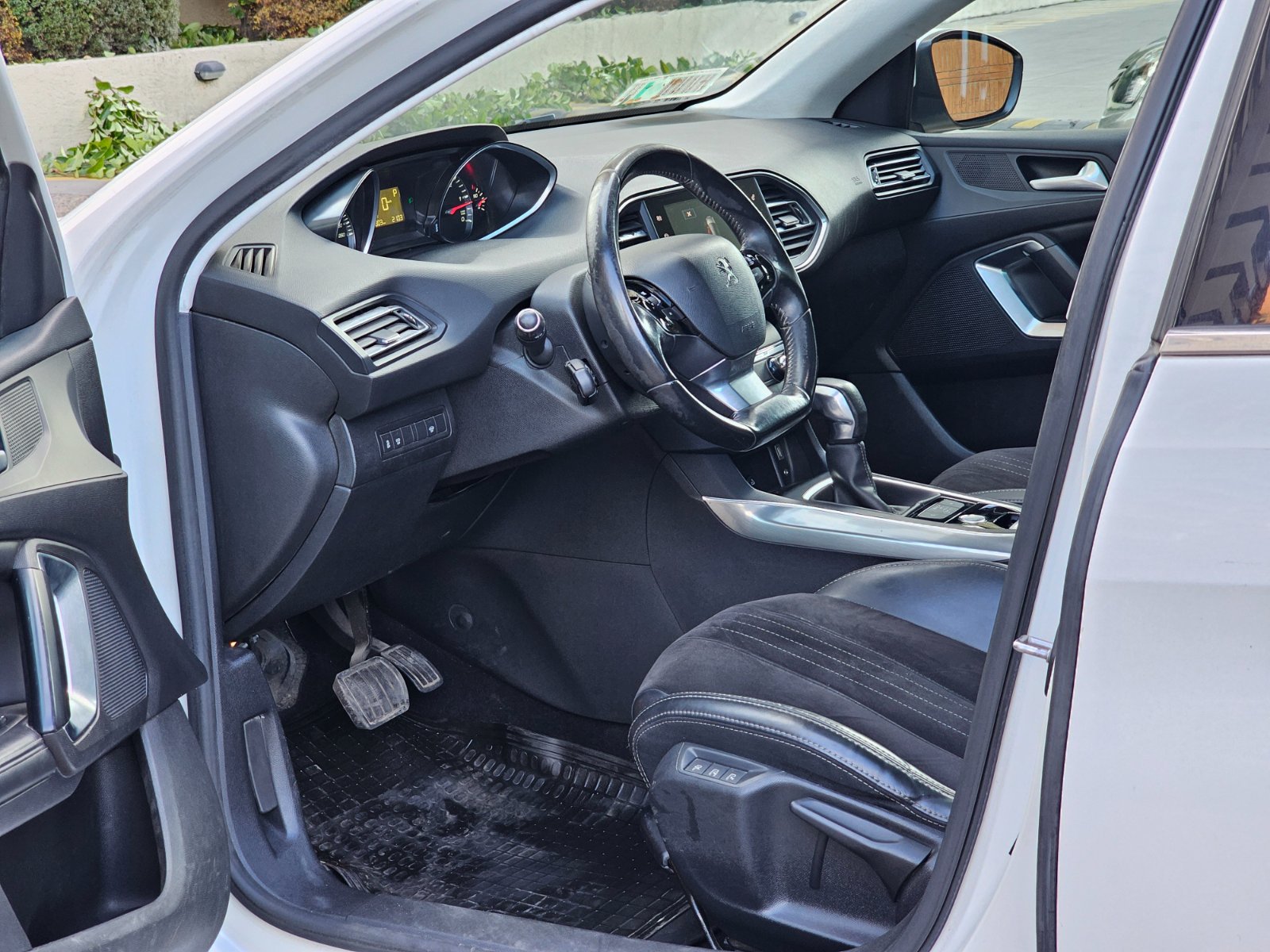 PEUGEOT 1.6 HDI ALLURE AUT - Imagen 9