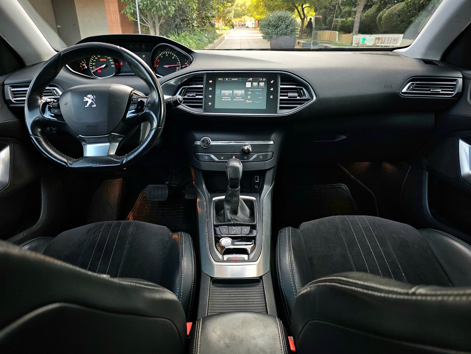 PEUGEOT 1.6 HDI ALLURE AUT - Imagen 10