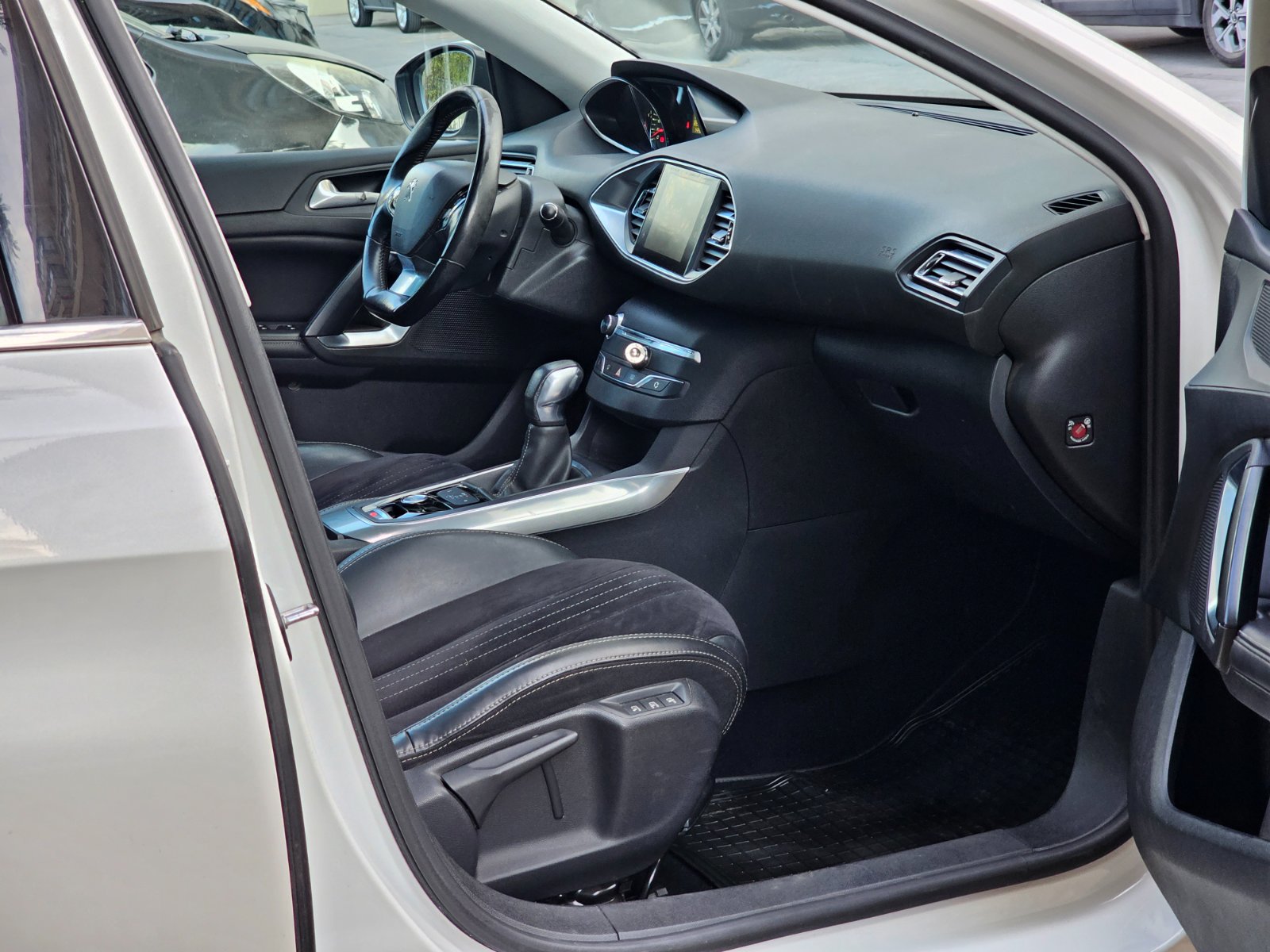 PEUGEOT 1.6 HDI ALLURE AUT - Imagen 11