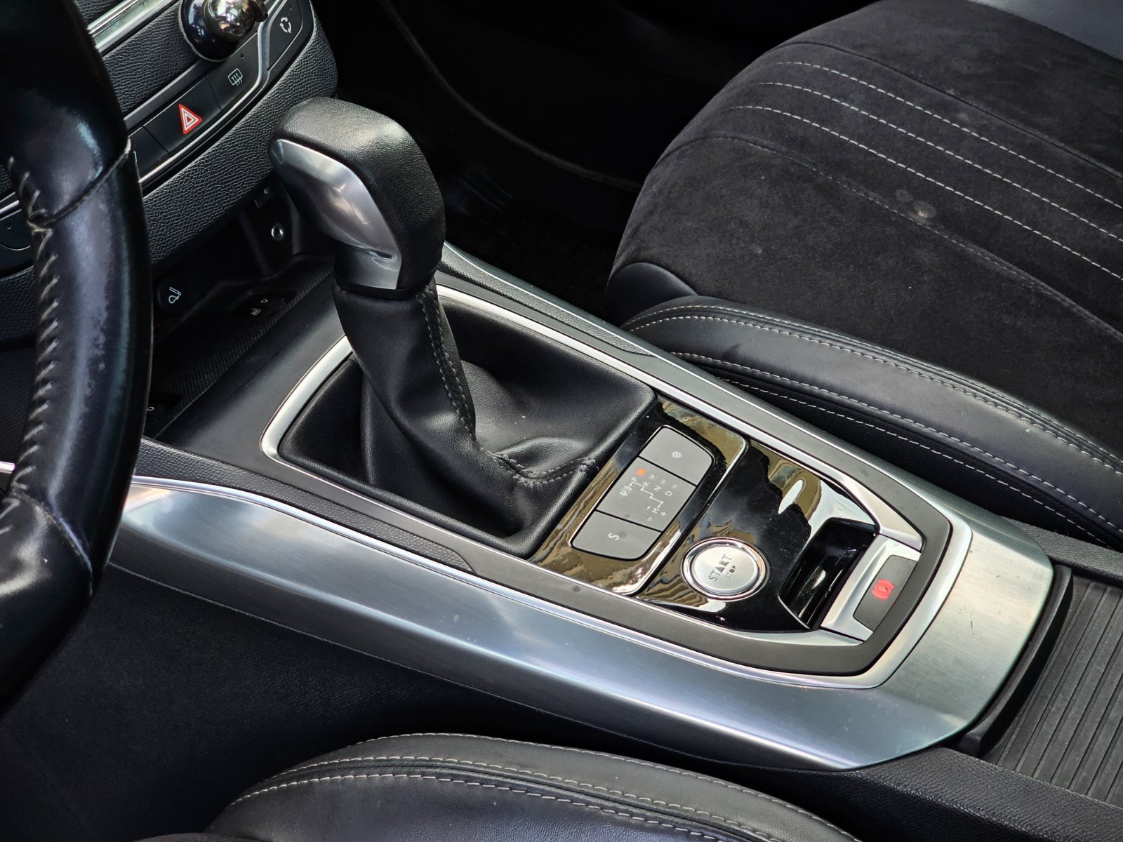 PEUGEOT 1.6 HDI ALLURE AUT - Imagen 17