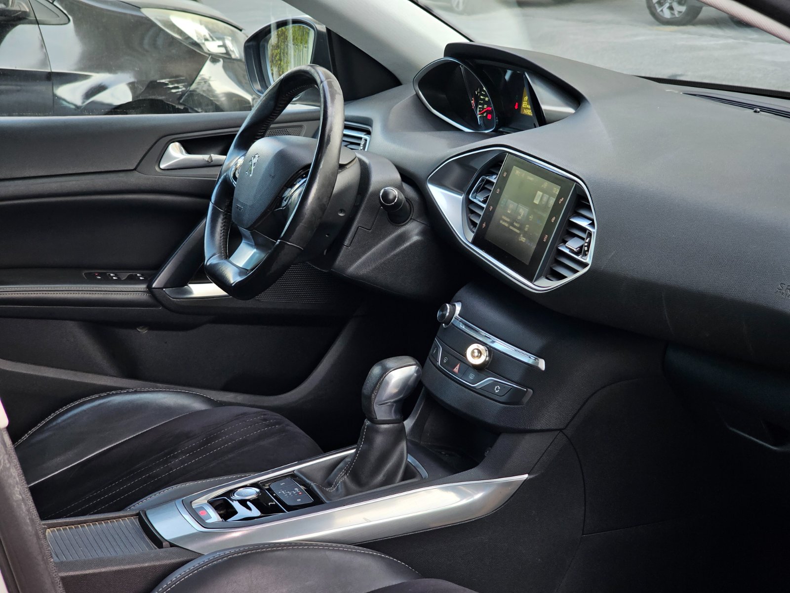 PEUGEOT 1.6 HDI ALLURE AUT - Imagen 18