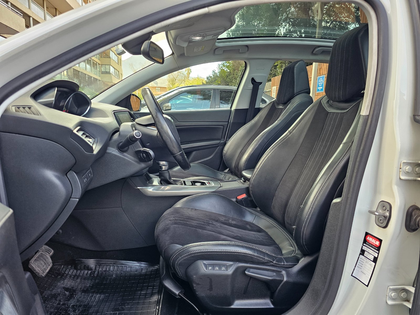 PEUGEOT 1.6 HDI ALLURE AUT - Imagen 19