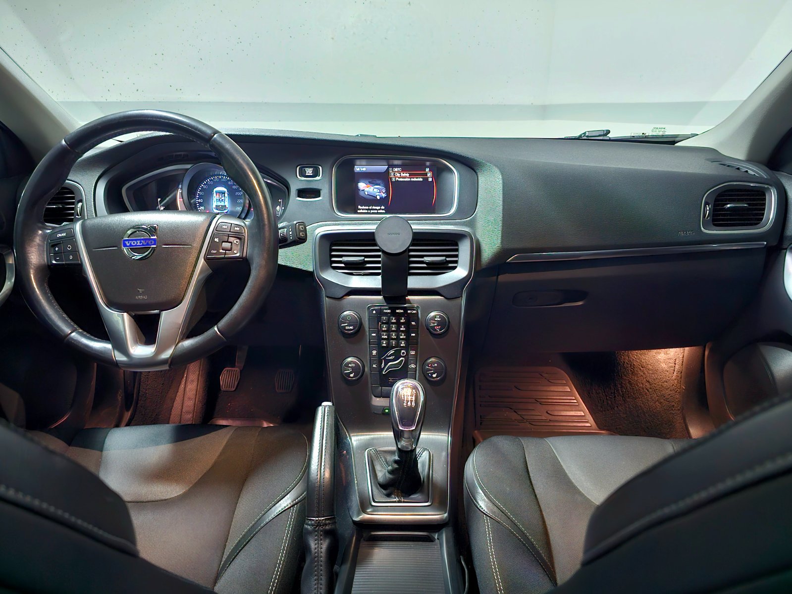 VOLVO V40 T4 1.6T PLUS - Imagen 9