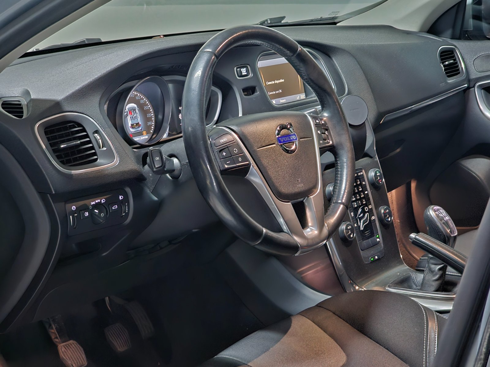 VOLVO V40 T4 1.6T PLUS - Imagen 11