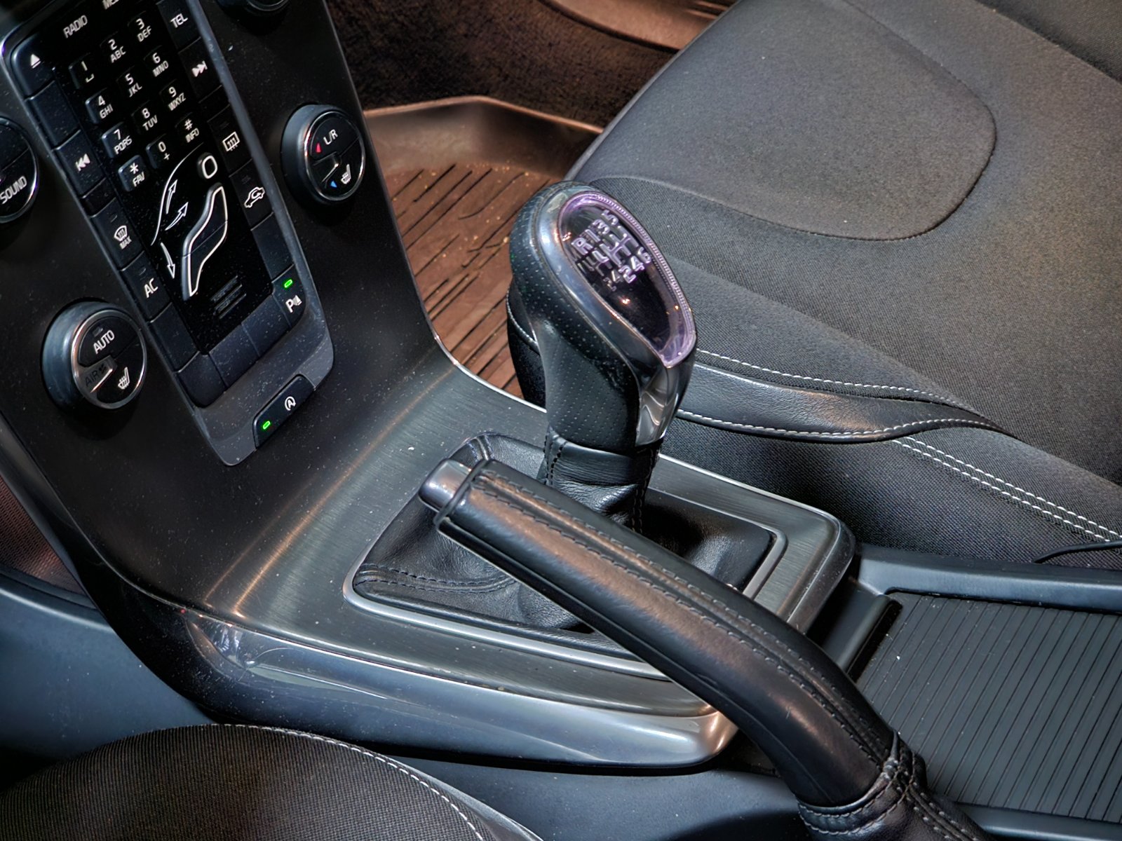 VOLVO V40 T4 1.6T PLUS - Imagen 15