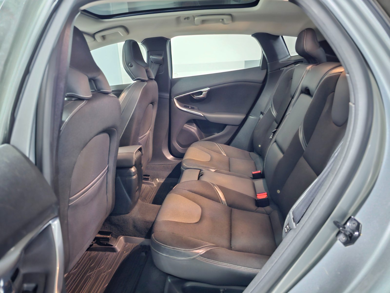 VOLVO V40 T4 1.6T PLUS - Imagen 18