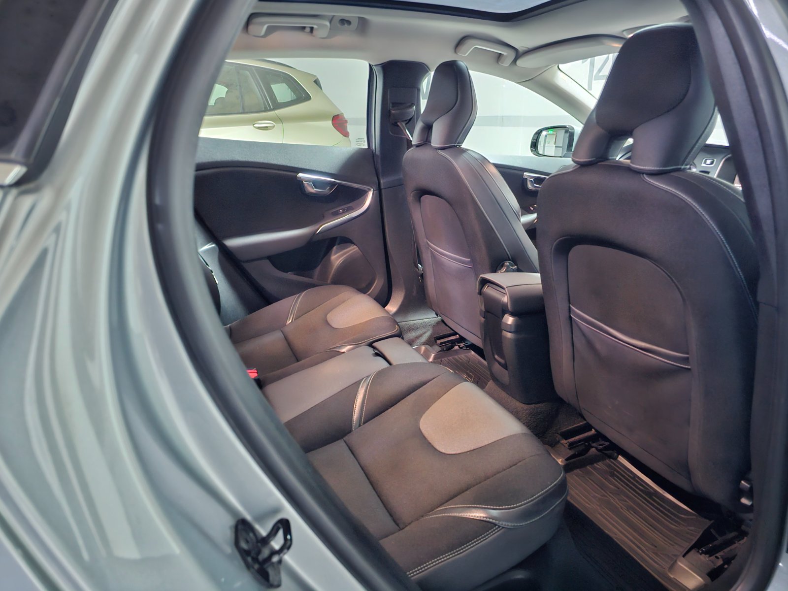 VOLVO V40 T4 1.6T PLUS - Imagen 19