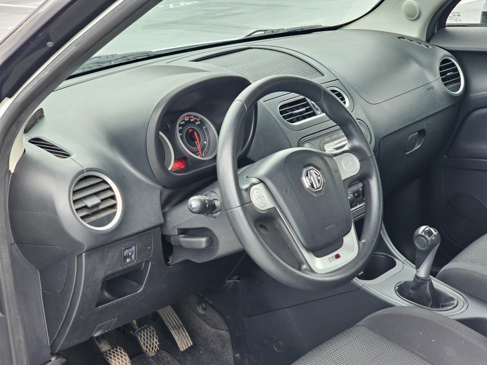 MG MG3 1.5 STD - Imagen 12