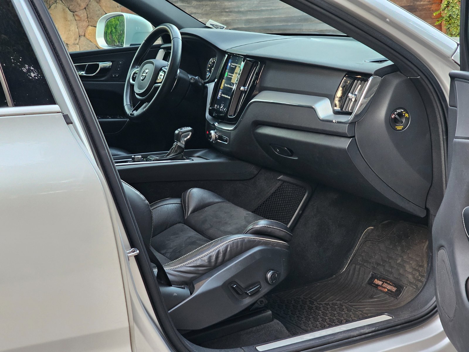 VOLVO XC60 2.0 T6 R-DESING AWD - Imagen 12