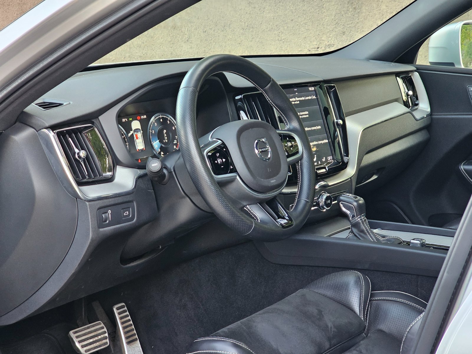 VOLVO XC60 2.0 T6 R-DESING AWD - Imagen 13