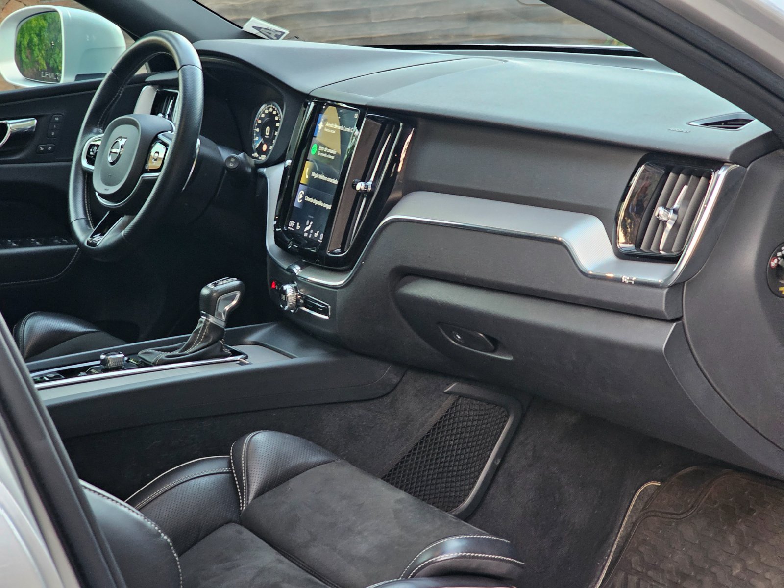 VOLVO XC60 2.0 T6 R-DESING AWD - Imagen 20