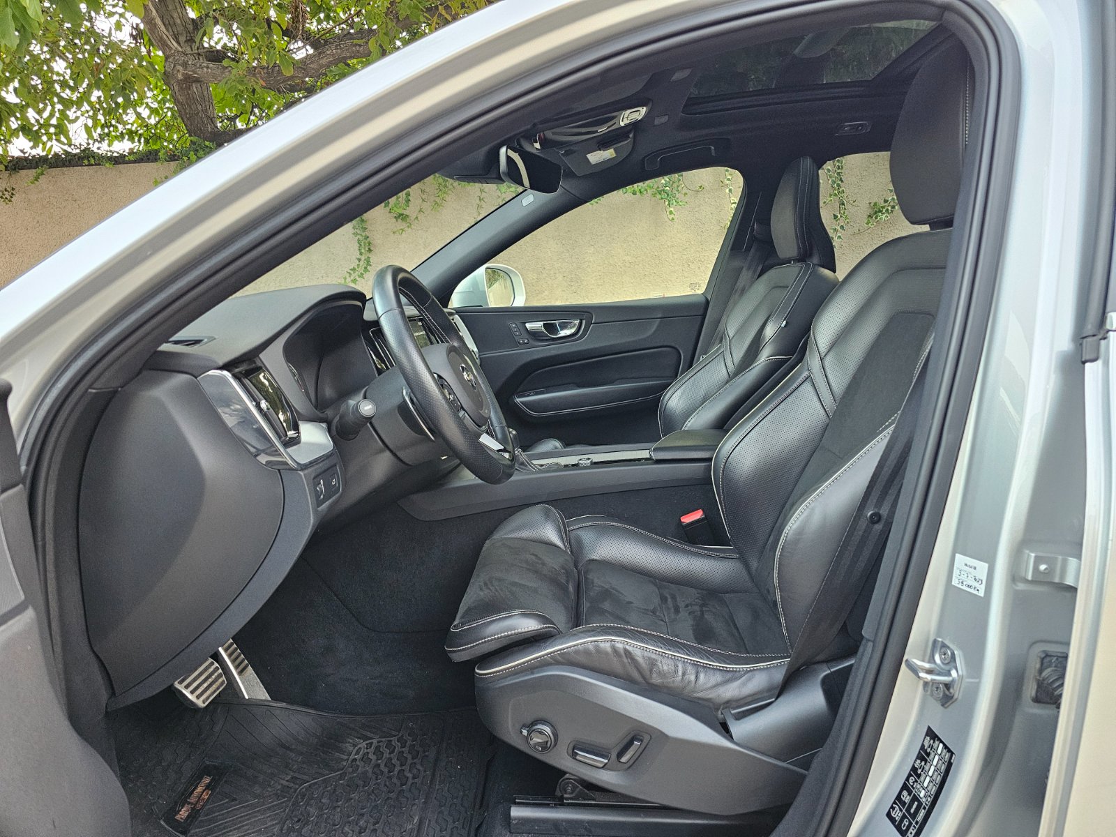 VOLVO XC60 2.0 T6 R-DESING AWD - Imagen 21