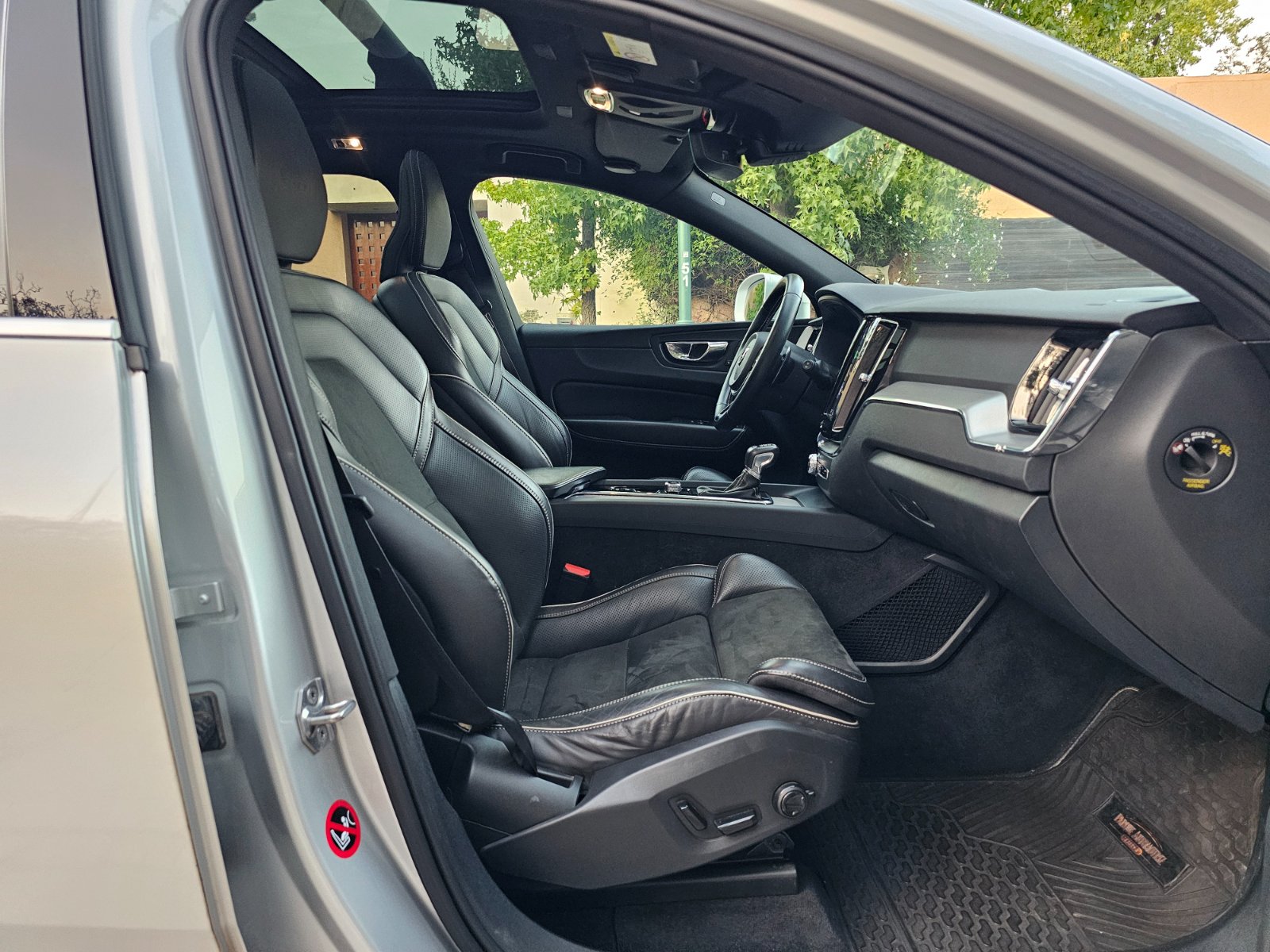 VOLVO XC60 2.0 T6 R-DESING AWD - Imagen 22
