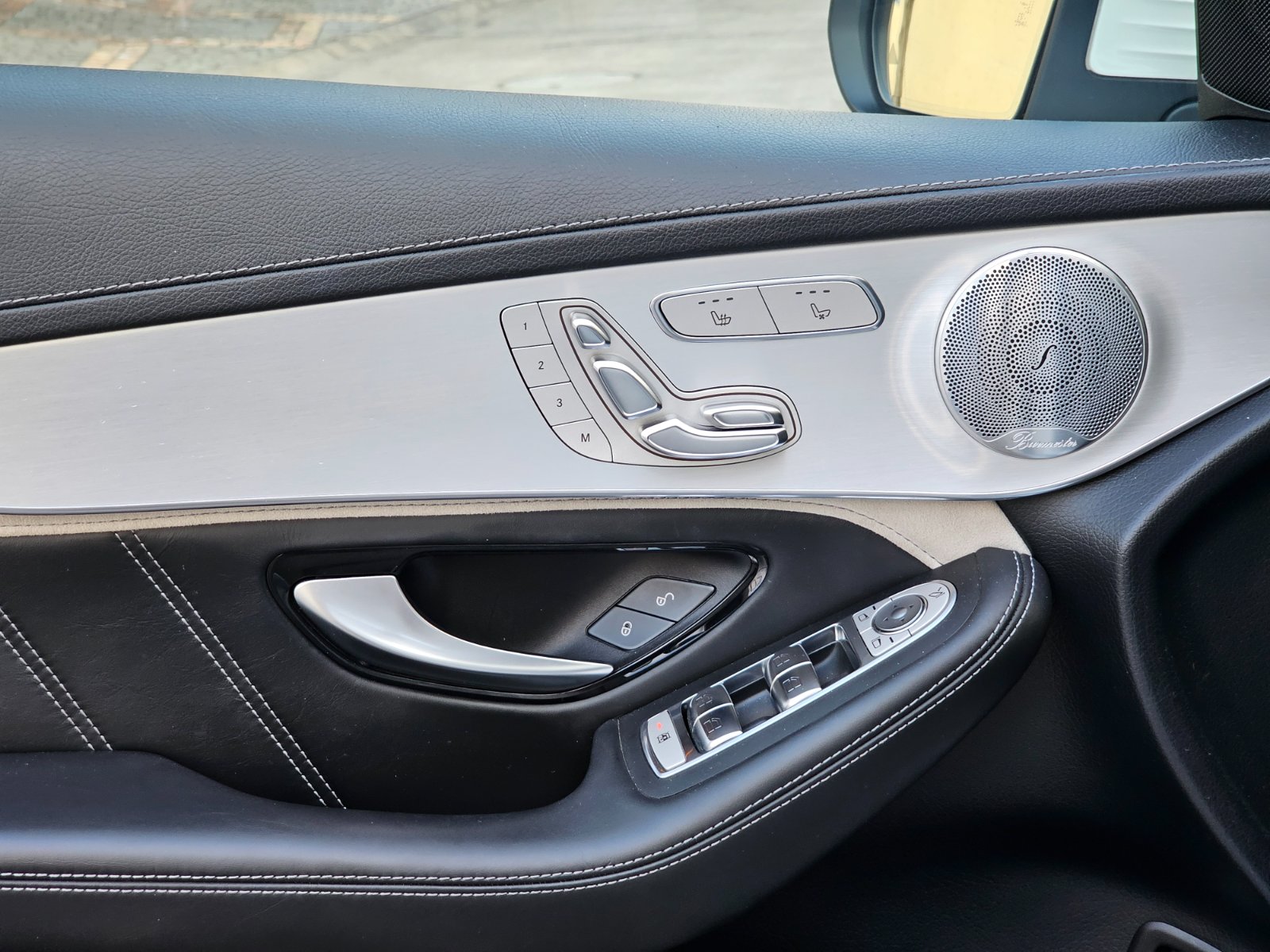 MERCEDES BENZ GLC 63s AMG 4MATIC+ - Imagen 19