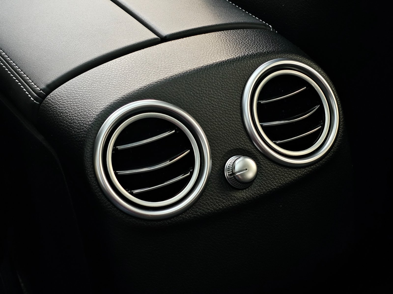 MERCEDES BENZ GLC 63s AMG 4MATIC+ - Imagen 28