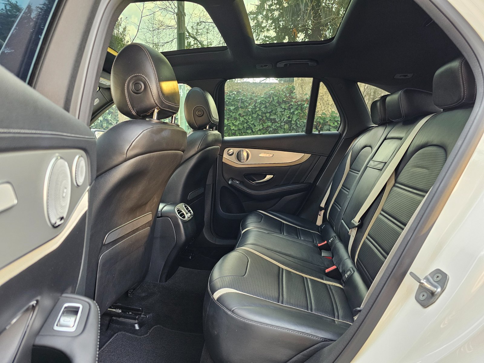MERCEDES BENZ GLC 63s AMG 4MATIC+ - Imagen 29