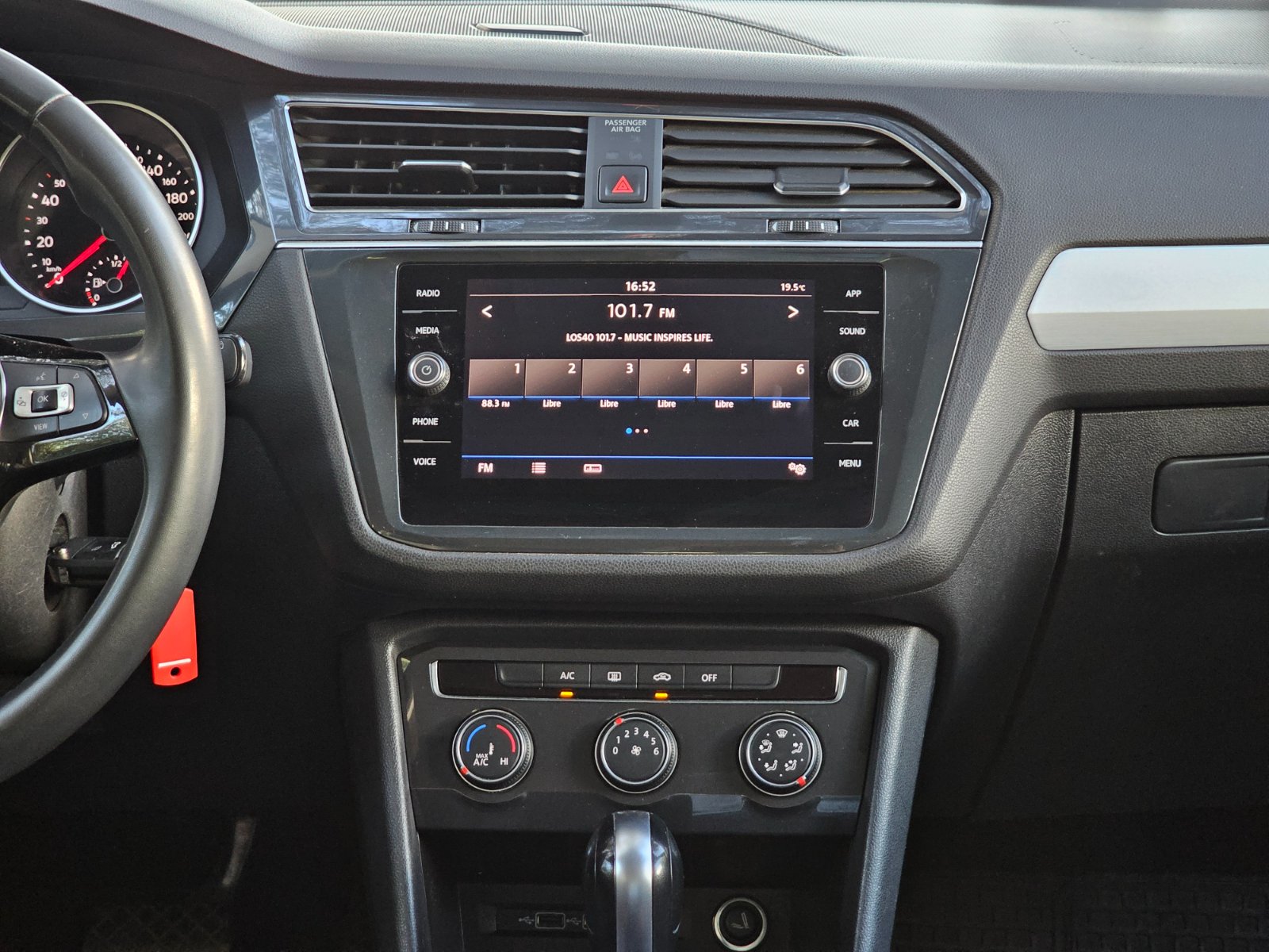 VOLSWAGEN TIGUAN 1.4 TRENDLINE AUT - Imagen 14