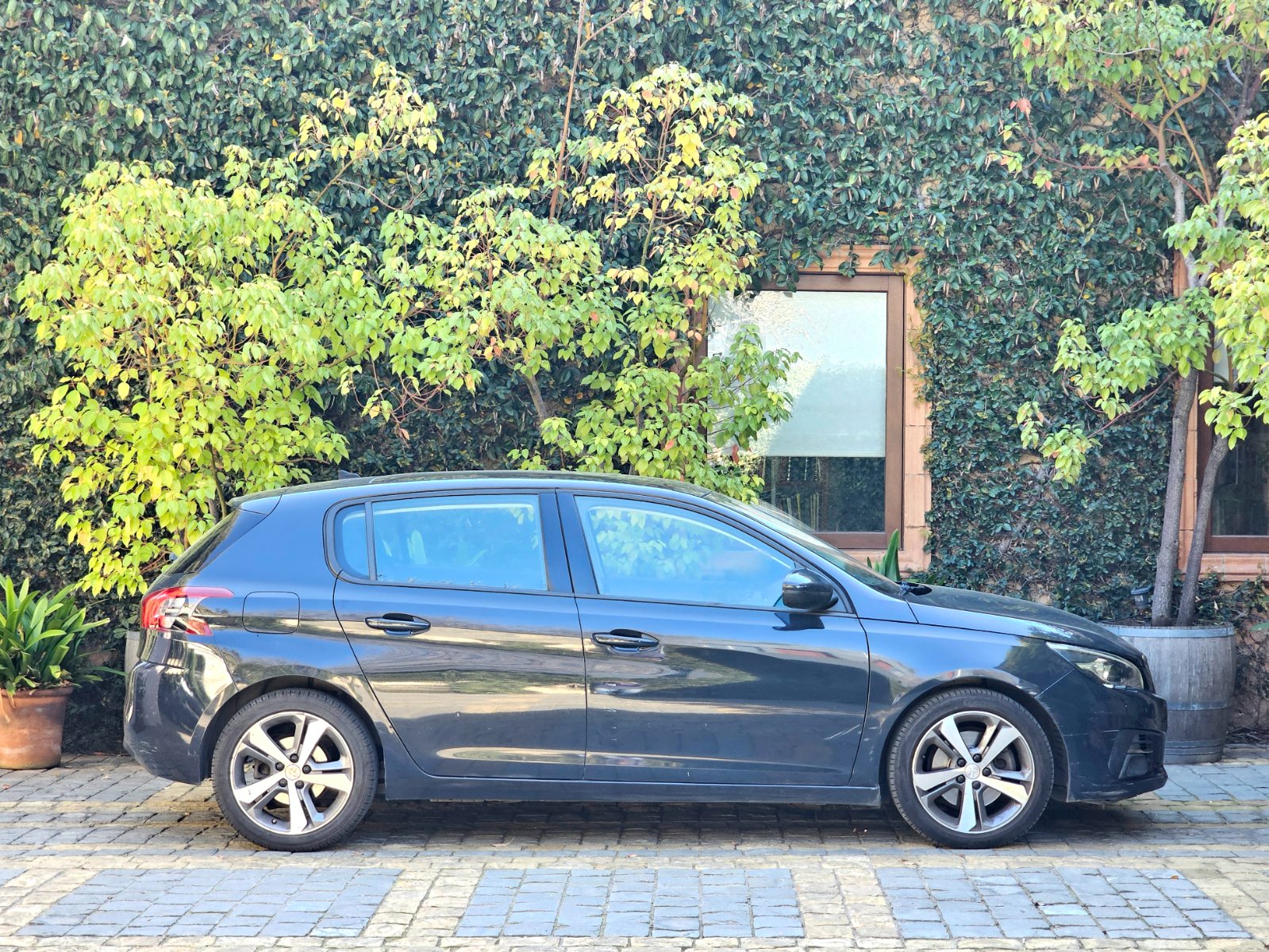PEUGEOT 308 1.6T ALLURE AUT - Imagen 8