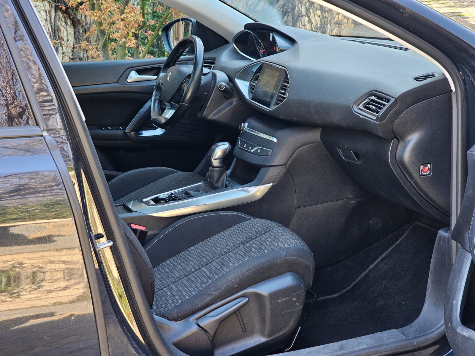PEUGEOT 308 1.6T ALLURE AUT - Imagen 11
