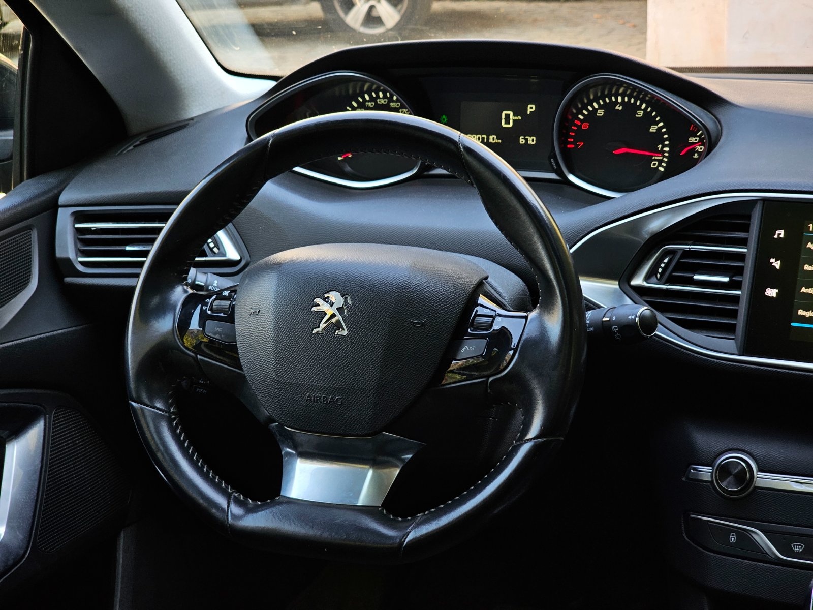 PEUGEOT 308 1.6T ALLURE AUT - Imagen 13
