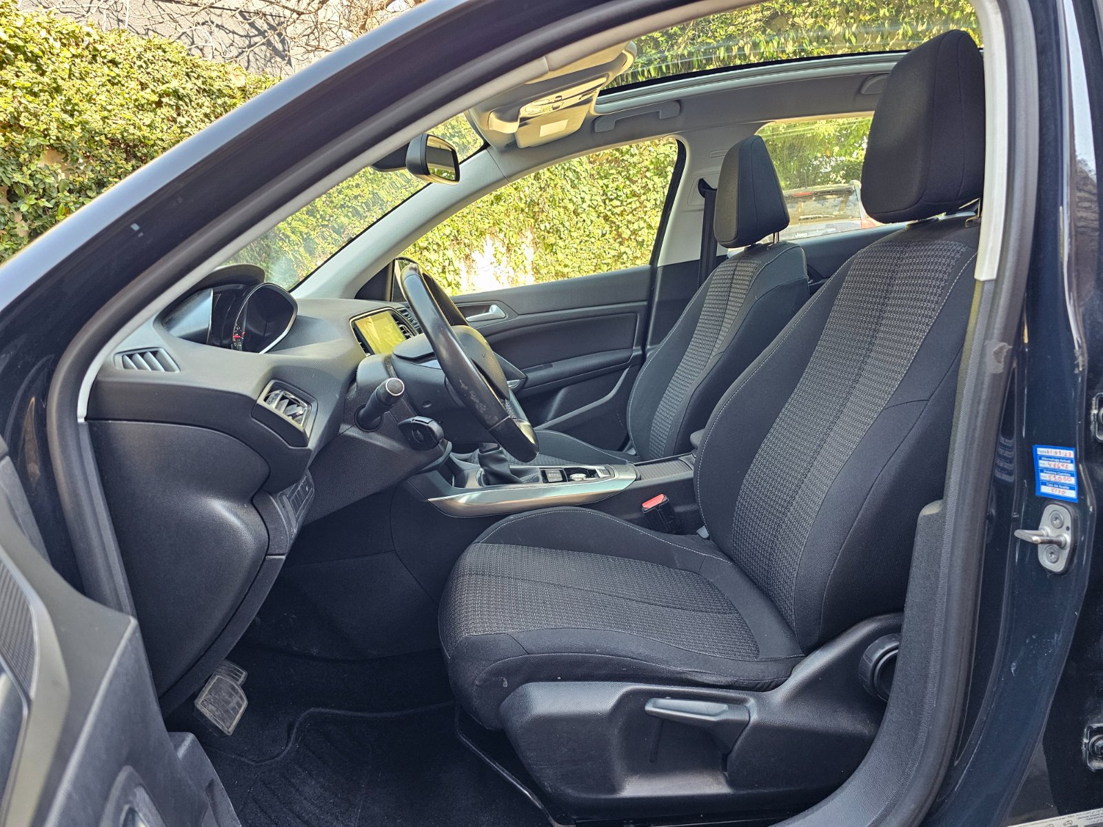 PEUGEOT 308 1.6T ALLURE AUT - Imagen 17