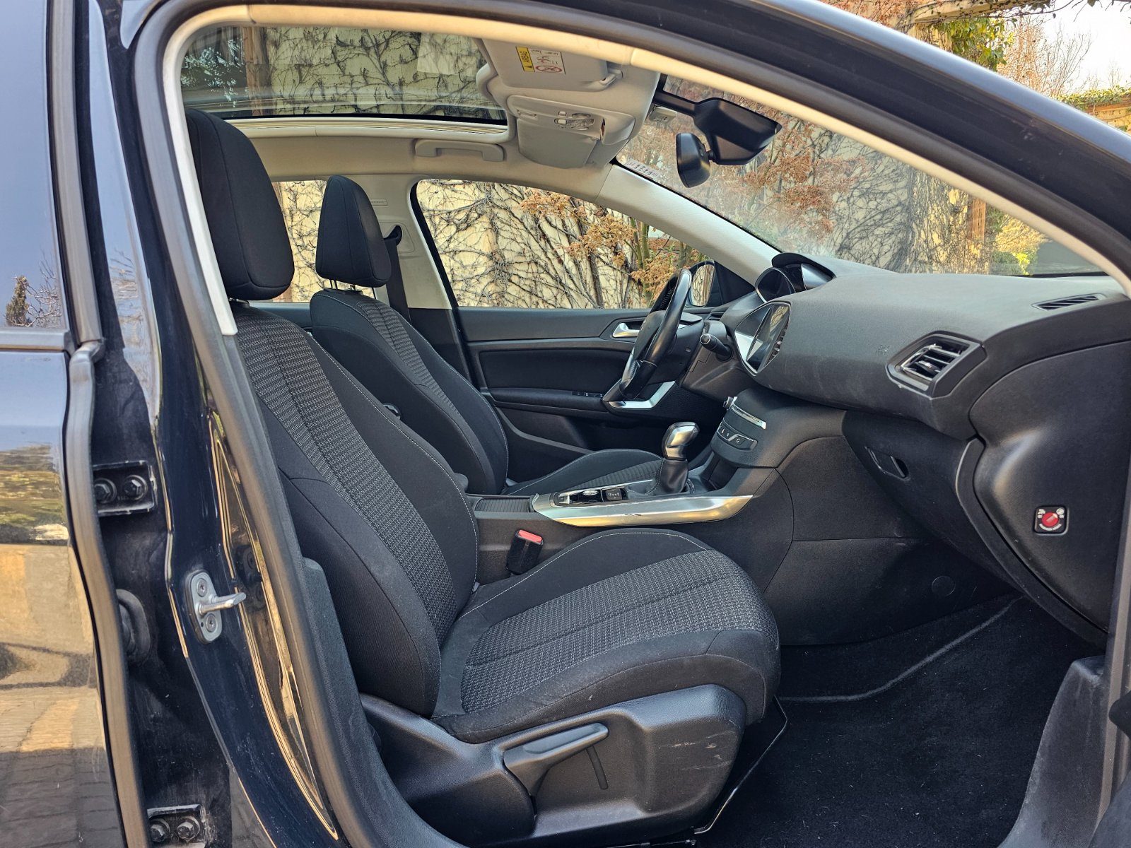 PEUGEOT 308 1.6T ALLURE AUT - Imagen 18